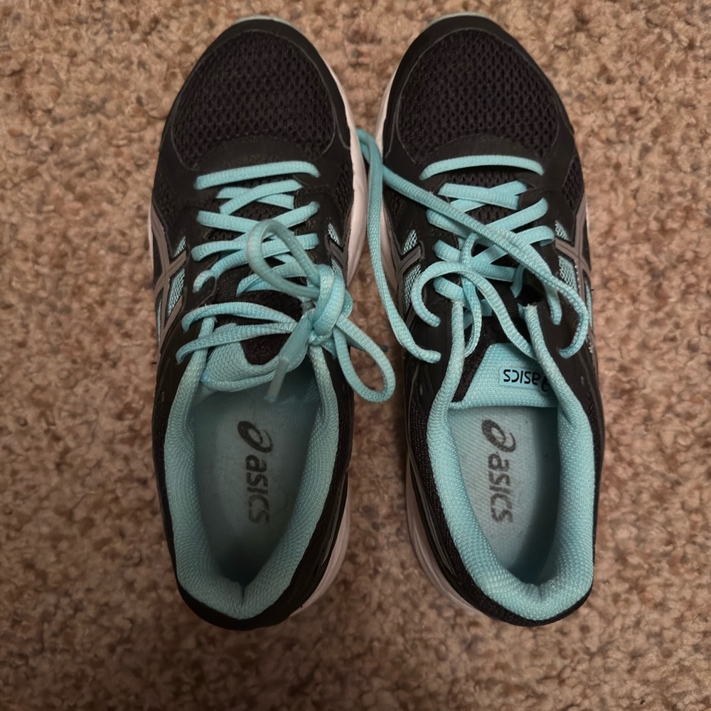 ASICS Women’s shoes gently used Gel Contend 3